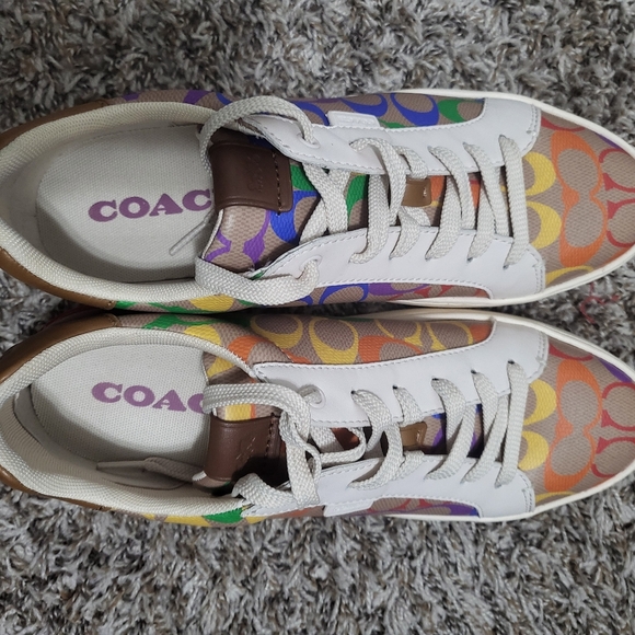 Coach Shoe - Picture 1 of 6